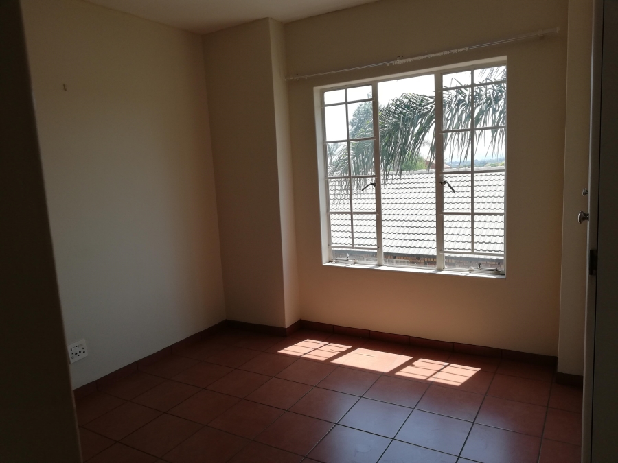 2 Bedroom Property for Sale in Rooihuiskraal North Gauteng