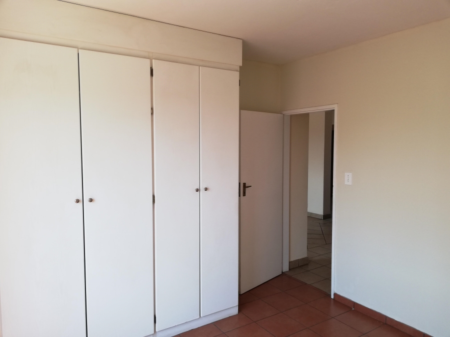 2 Bedroom Property for Sale in Rooihuiskraal North Gauteng