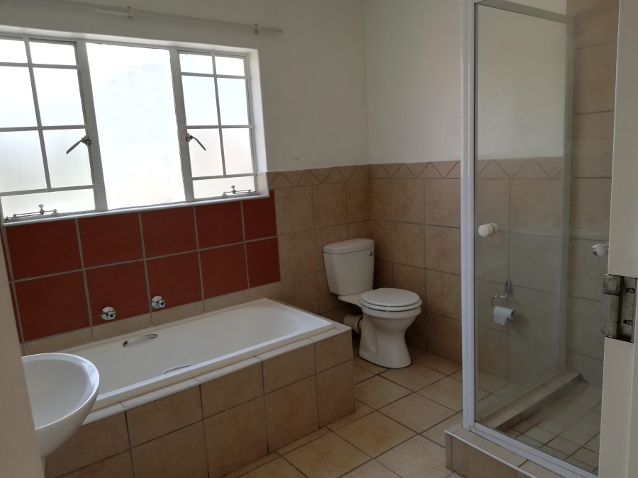 2 Bedroom Property for Sale in Rooihuiskraal North Gauteng