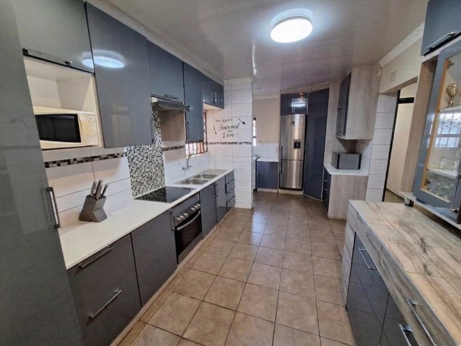 3 Bedroom Property for Sale in Vanderbijlpark SE 6 Gauteng