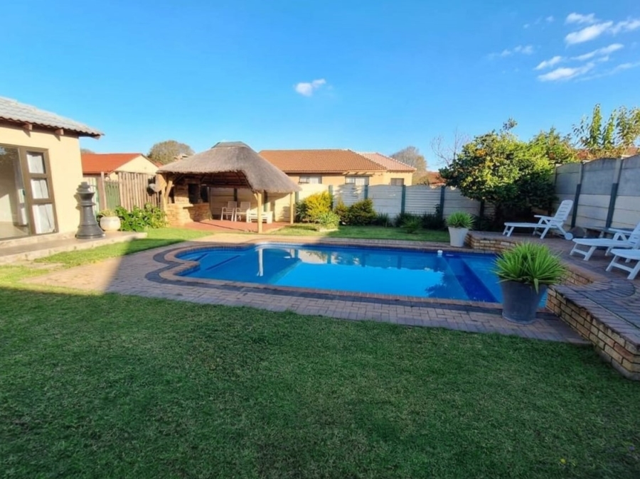 3 Bedroom Property for Sale in Vanderbijlpark SE 6 Gauteng