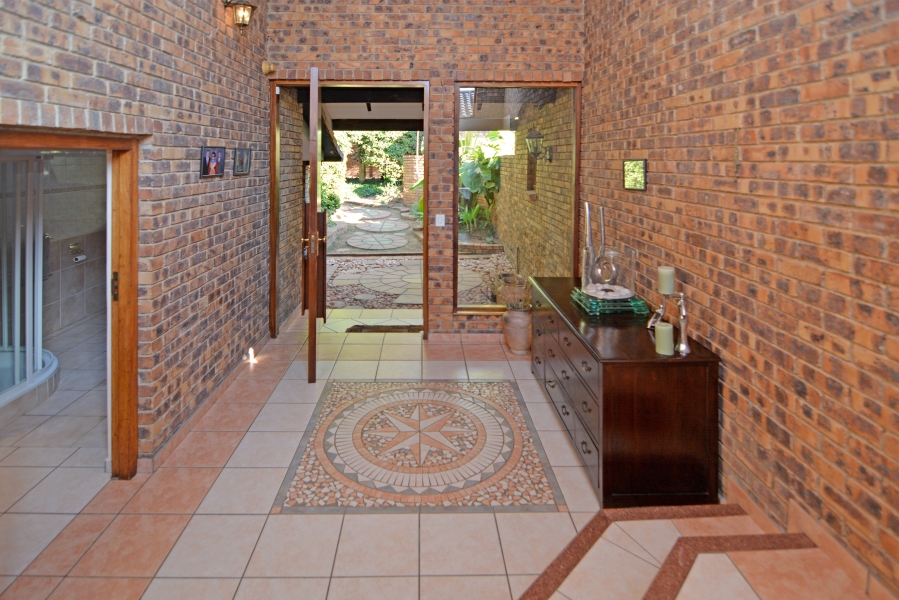 5 Bedroom Property for Sale in Bryanston Gauteng