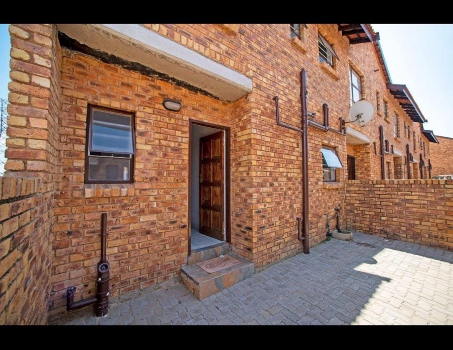 3 Bedroom Property for Sale in Crystal Park Gauteng