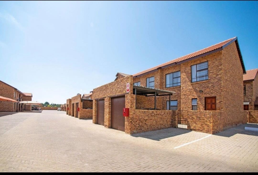 3 Bedroom Property for Sale in Crystal Park Gauteng