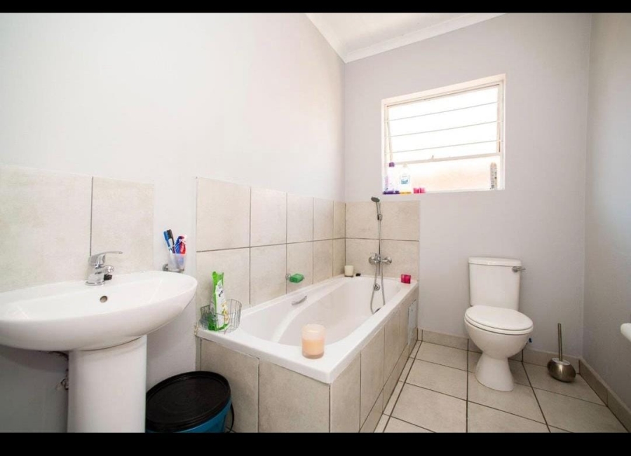 3 Bedroom Property for Sale in Crystal Park Gauteng