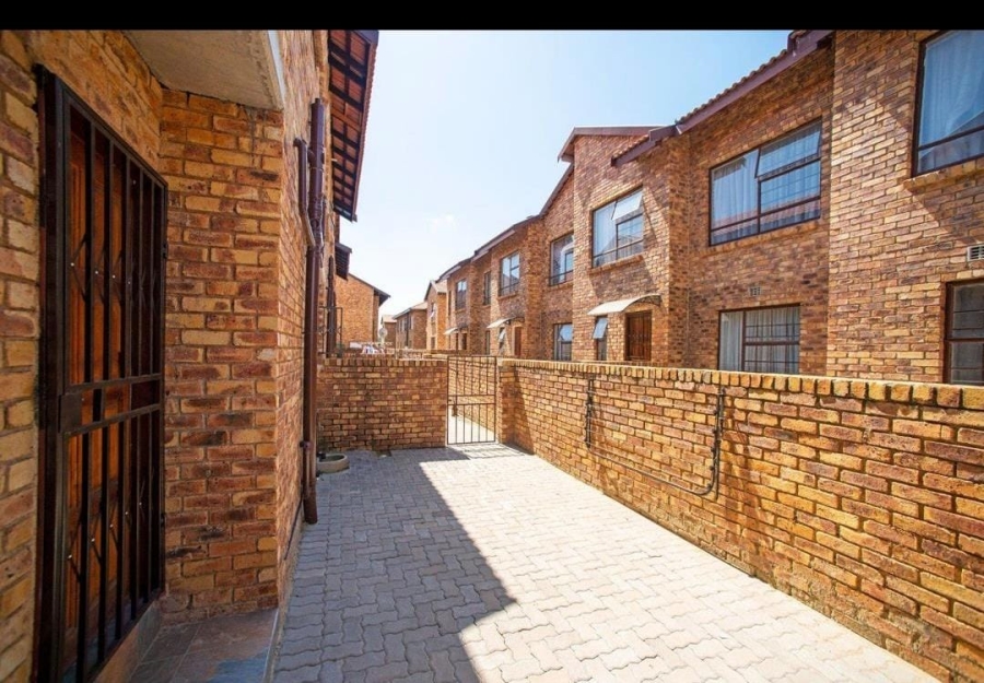 3 Bedroom Property for Sale in Crystal Park Gauteng
