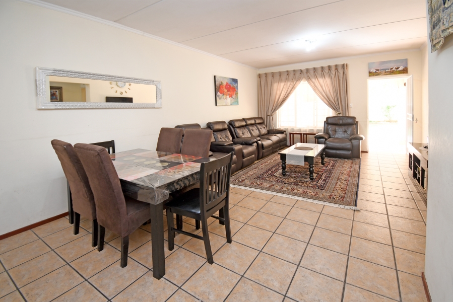 2 Bedroom Property for Sale in Sunninghill Gauteng