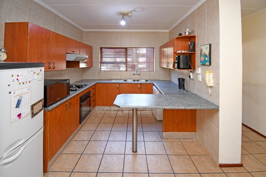 2 Bedroom Property for Sale in Sunninghill Gauteng