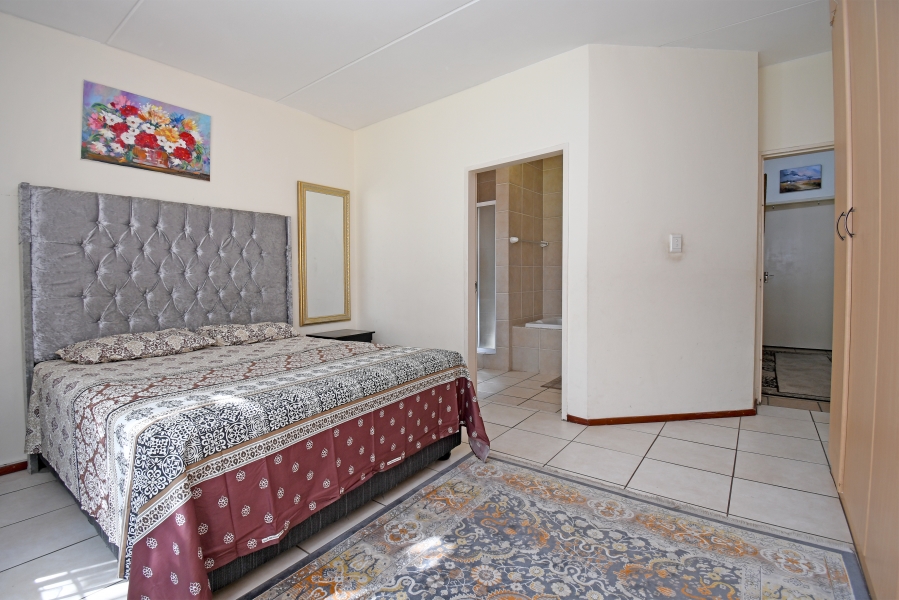 2 Bedroom Property for Sale in Sunninghill Gauteng