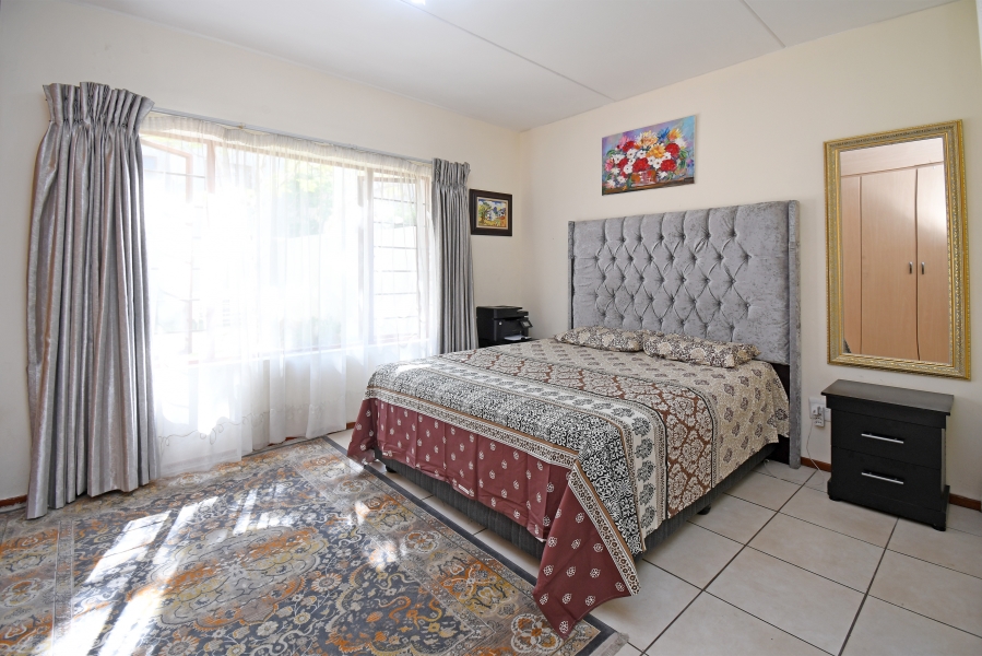 2 Bedroom Property for Sale in Sunninghill Gauteng