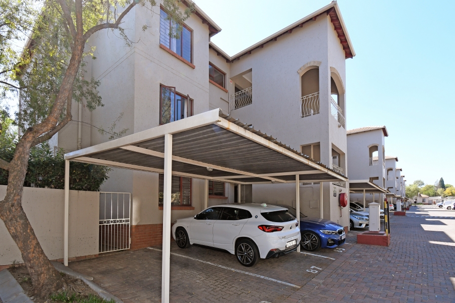 2 Bedroom Property for Sale in Sunninghill Gauteng