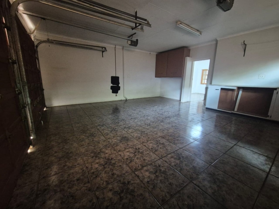 3 Bedroom Property for Sale in Three Rivers Proper Gauteng