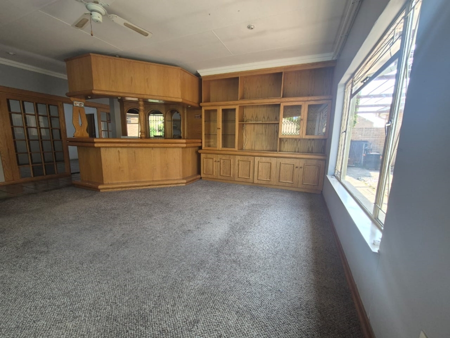 3 Bedroom Property for Sale in Three Rivers Proper Gauteng