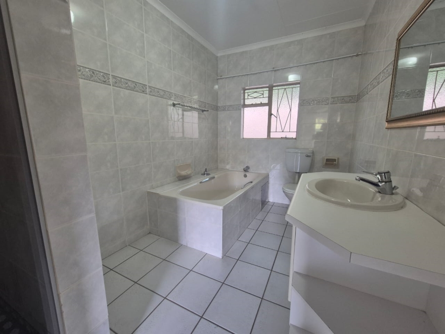 3 Bedroom Property for Sale in Three Rivers Proper Gauteng