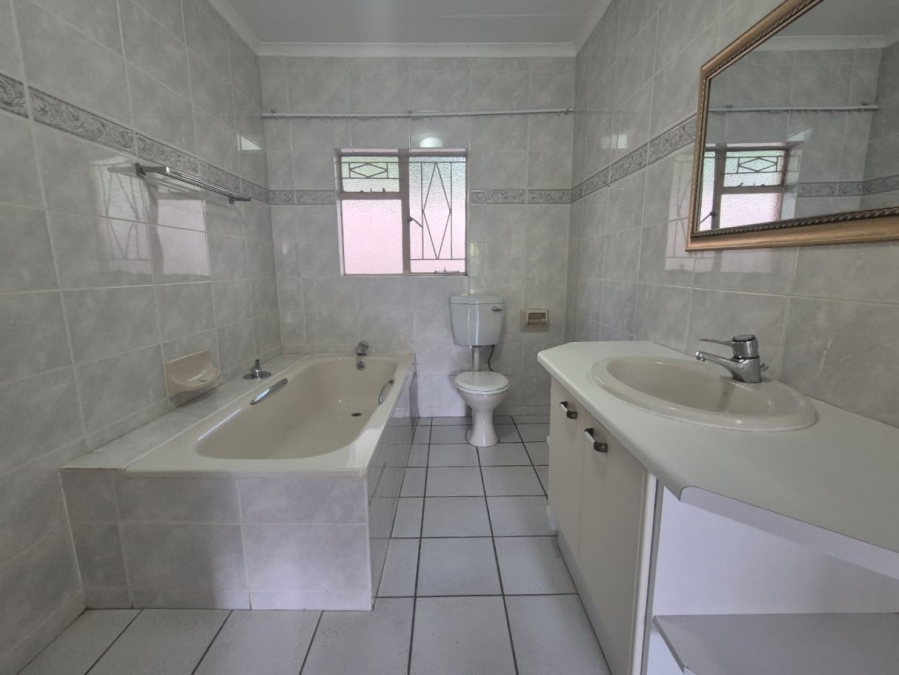 3 Bedroom Property for Sale in Three Rivers Proper Gauteng