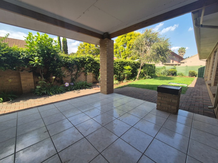 3 Bedroom Property for Sale in Three Rivers Proper Gauteng