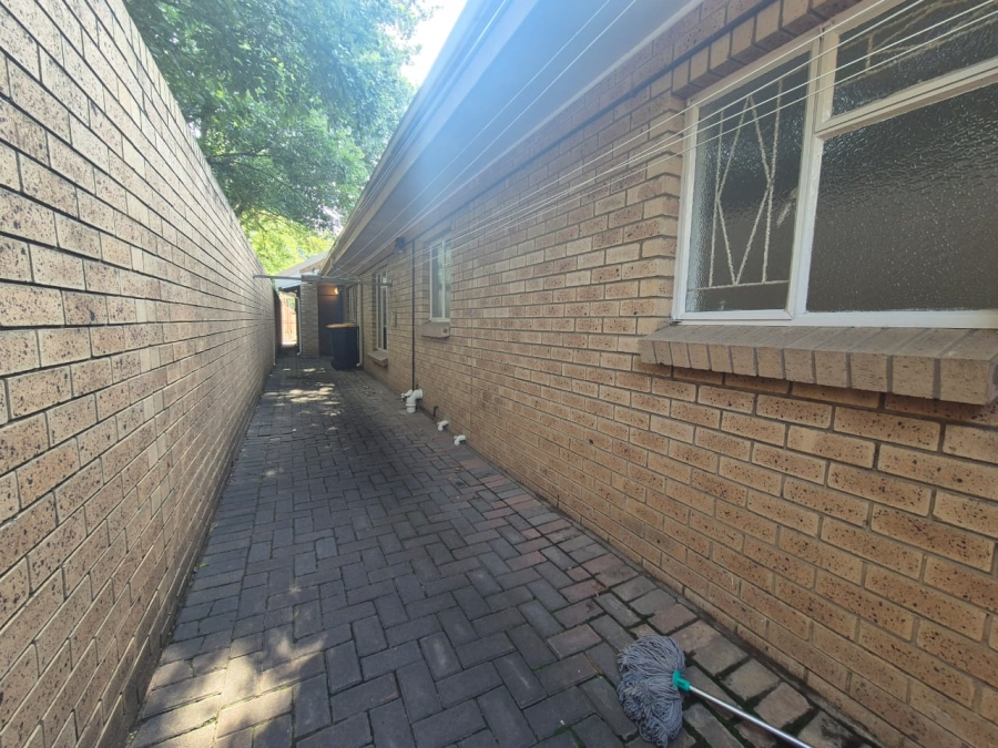 3 Bedroom Property for Sale in Three Rivers Proper Gauteng