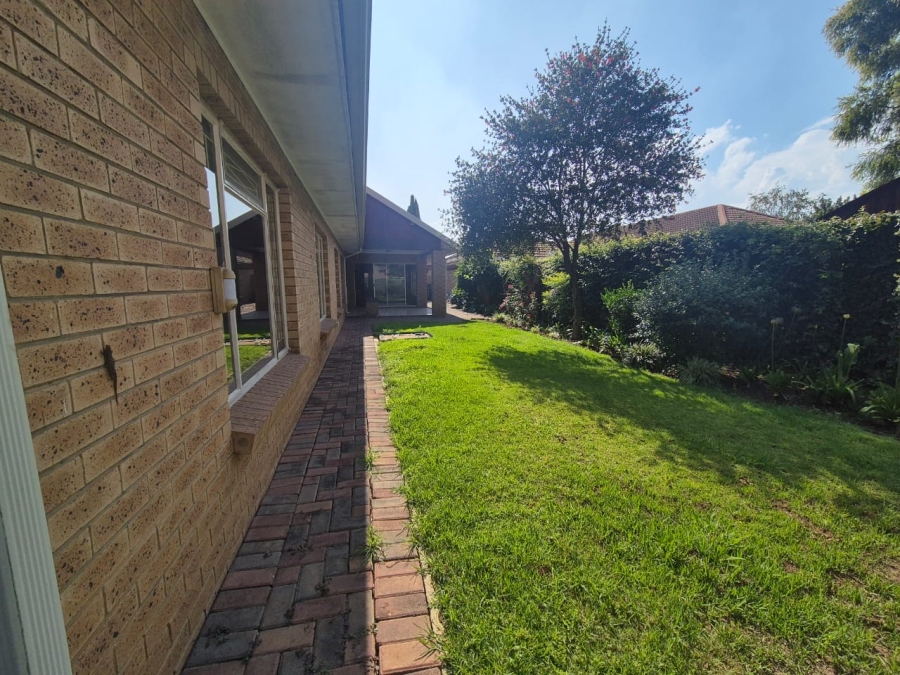 3 Bedroom Property for Sale in Three Rivers Proper Gauteng