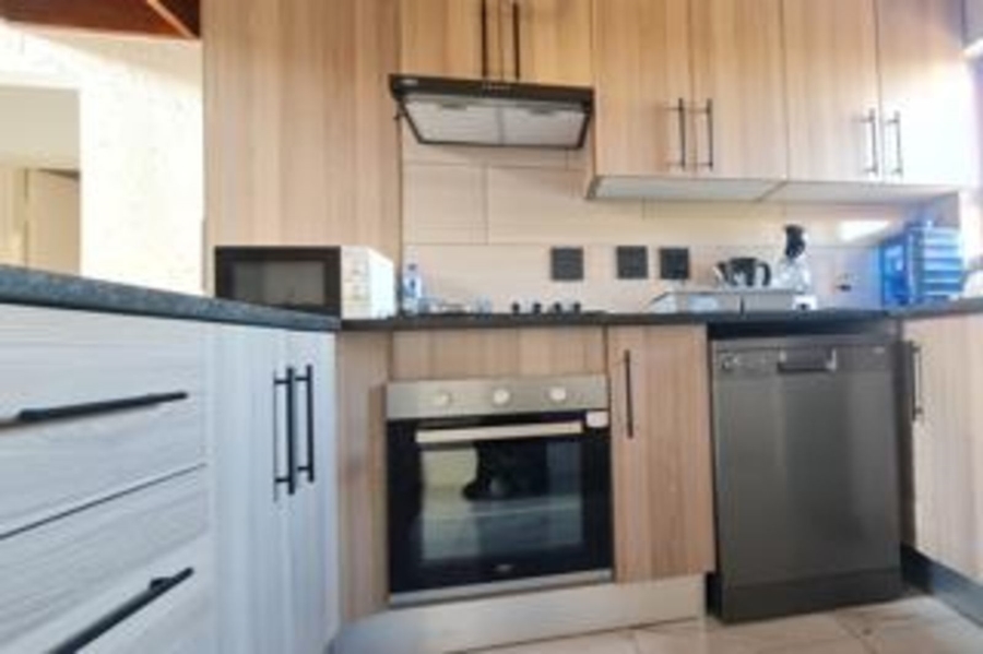 2 Bedroom Property for Sale in Sunninghill Gauteng