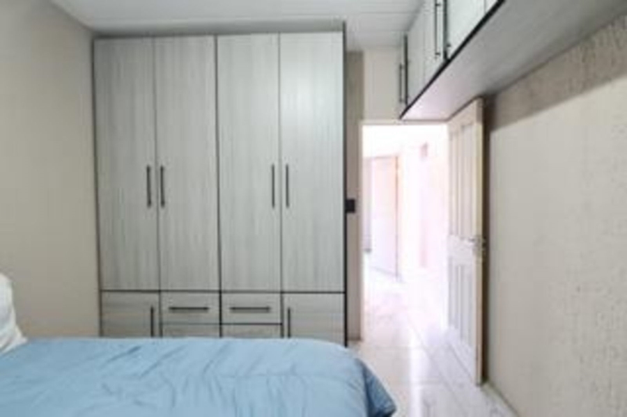 2 Bedroom Property for Sale in Sunninghill Gauteng