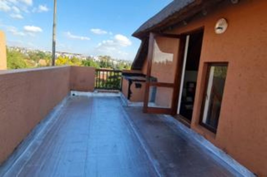 2 Bedroom Property for Sale in Sunninghill Gauteng