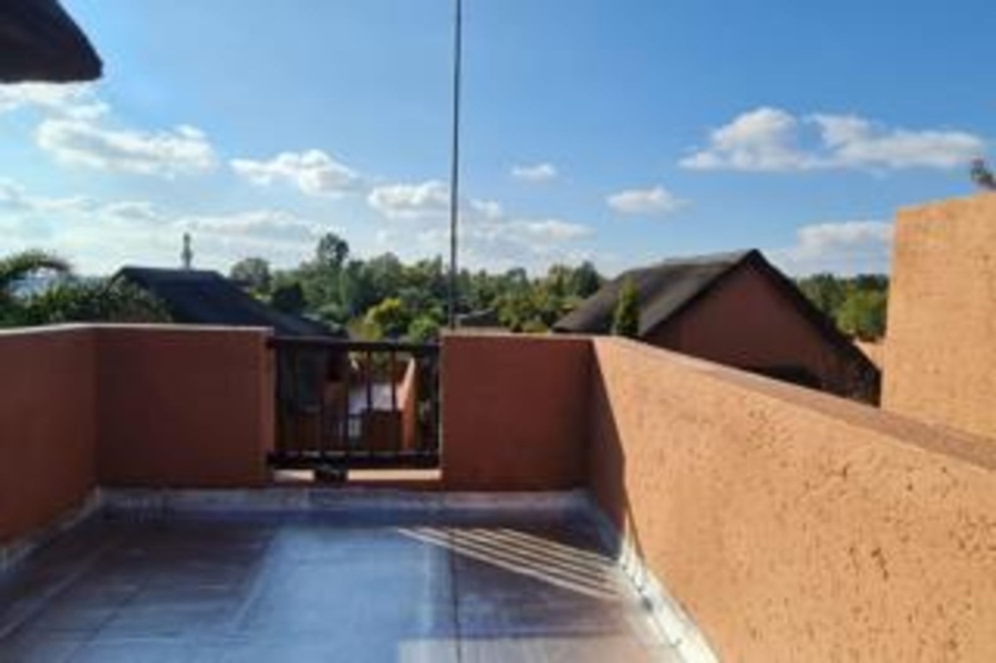 2 Bedroom Property for Sale in Sunninghill Gauteng