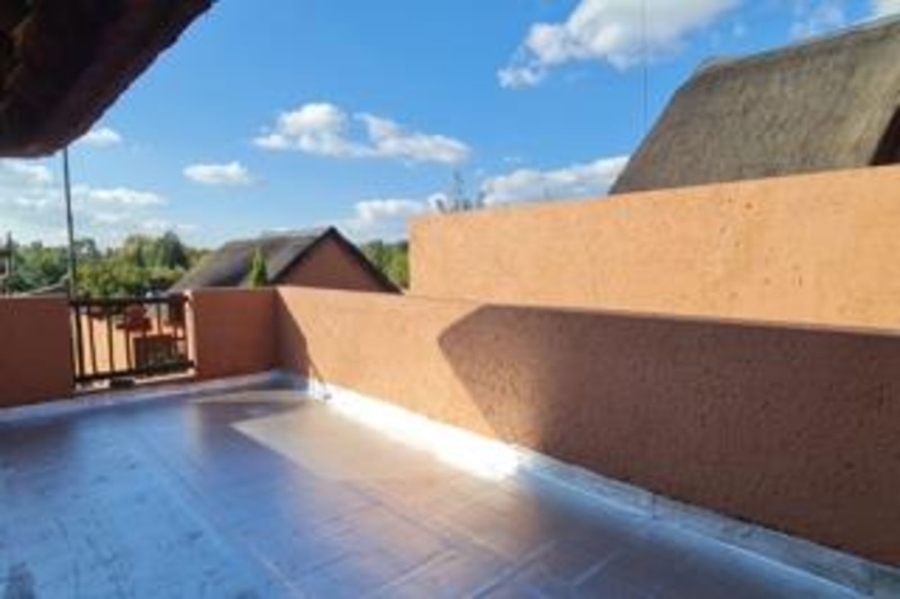 2 Bedroom Property for Sale in Sunninghill Gauteng