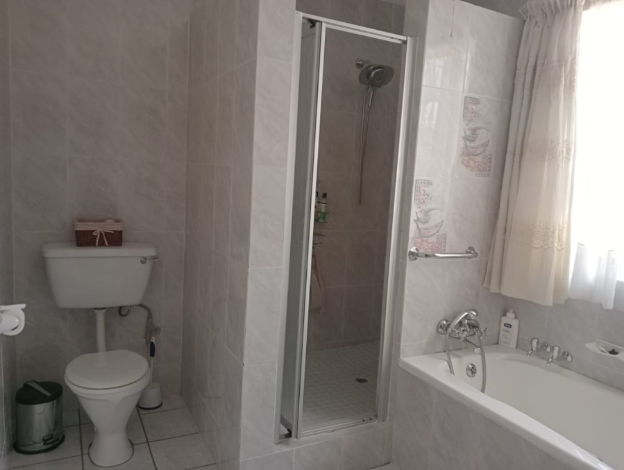 4 Bedroom Property for Sale in Wilbotsdal A H Gauteng