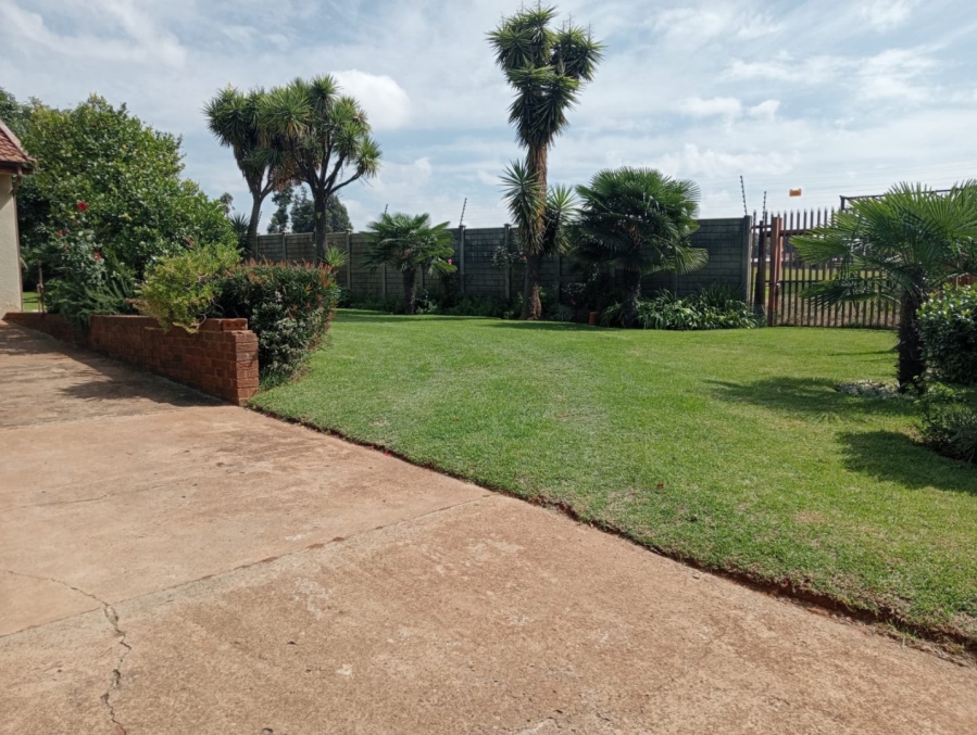 4 Bedroom Property for Sale in Wilbotsdal A H Gauteng
