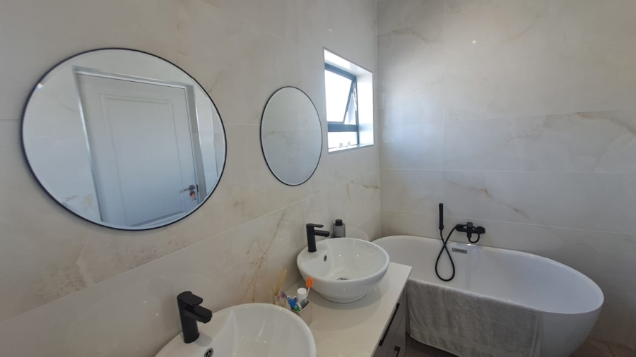 4 Bedroom Property for Sale in Blue Valley Golf Estate Gauteng