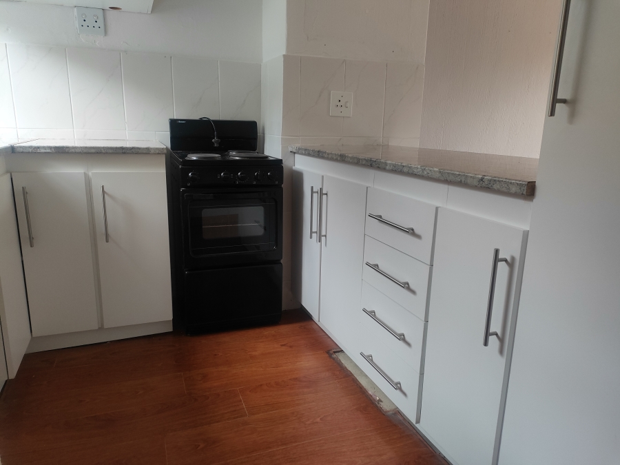 2 Bedroom Property for Sale in La Montagne Gauteng