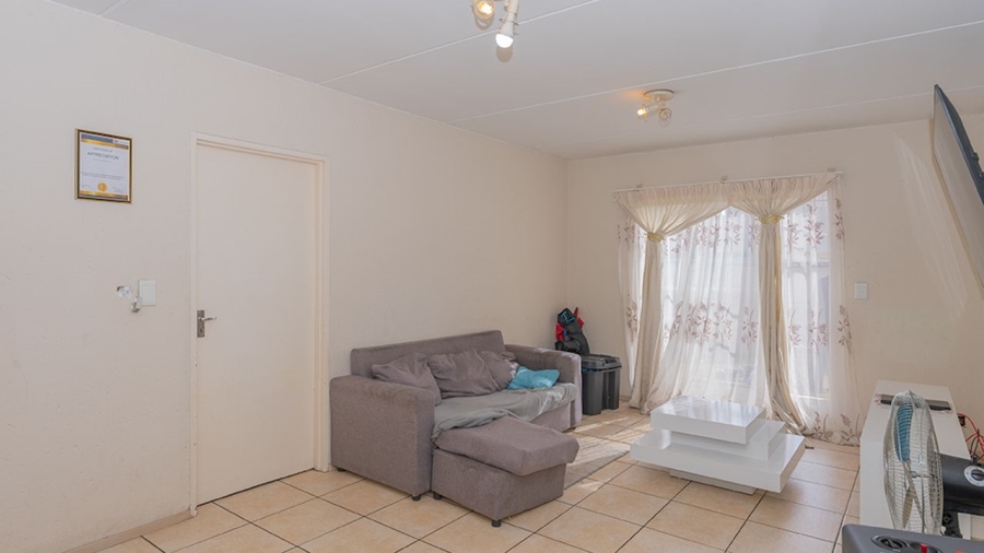 1 Bedroom Property for Sale in Klippoortje Gauteng