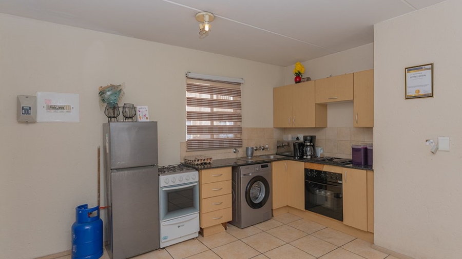 1 Bedroom Property for Sale in Klippoortje Gauteng