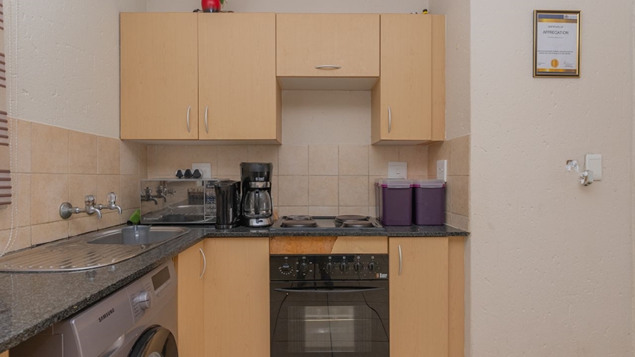 1 Bedroom Property for Sale in Klippoortje Gauteng