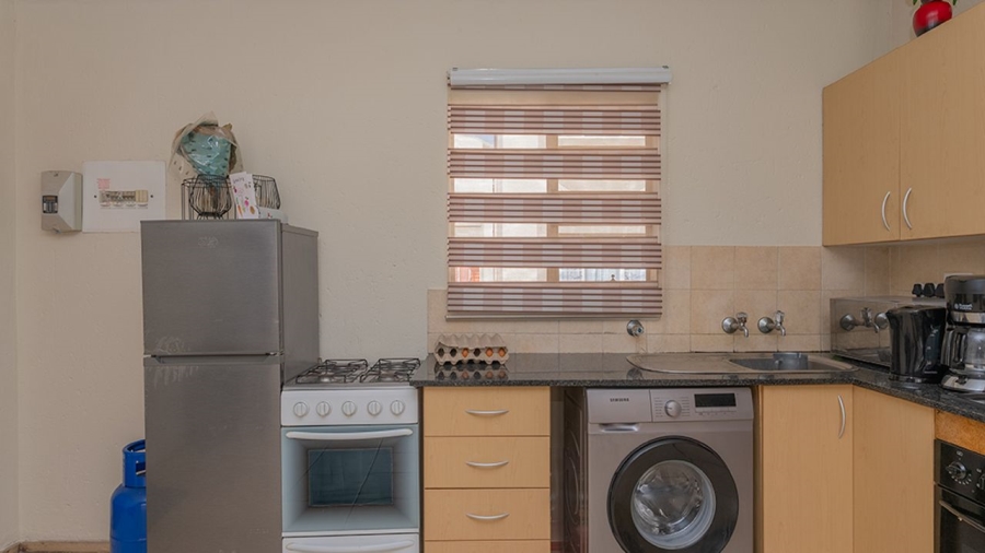 1 Bedroom Property for Sale in Klippoortje Gauteng