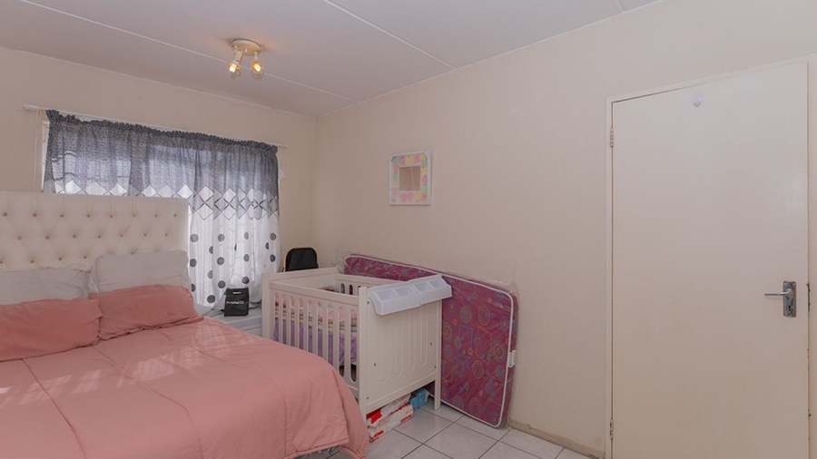 1 Bedroom Property for Sale in Klippoortje Gauteng