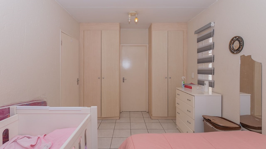 1 Bedroom Property for Sale in Klippoortje Gauteng