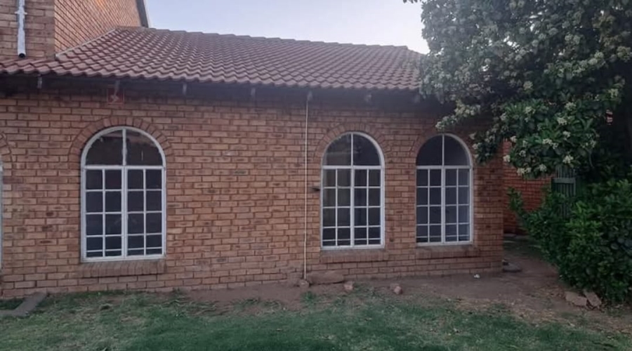 5 Bedroom Property for Sale in Dalpark Gauteng