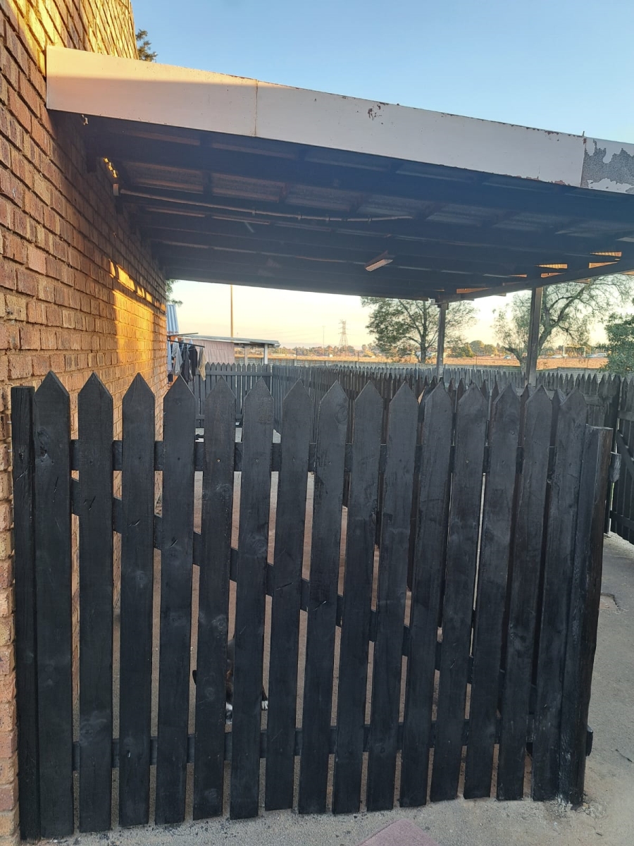 5 Bedroom Property for Sale in Dalpark Gauteng