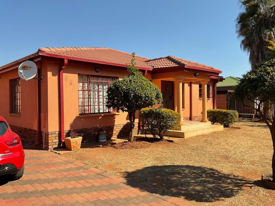 To Let 4 Bedroom Property for Rent in Proclamation Hill Gauteng