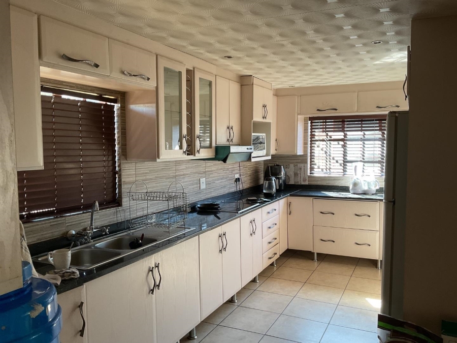 To Let 4 Bedroom Property for Rent in Proclamation Hill Gauteng