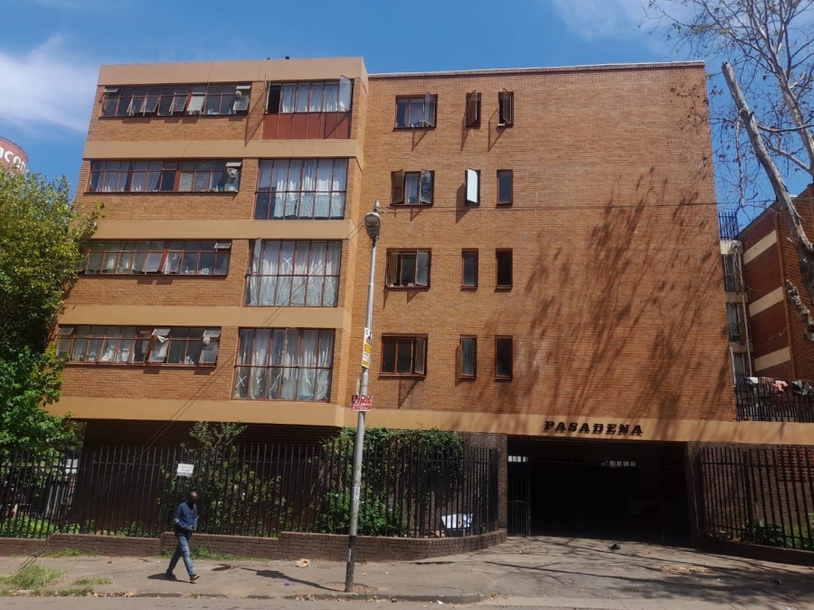 1 Bedroom Property for Sale in Yeoville Gauteng