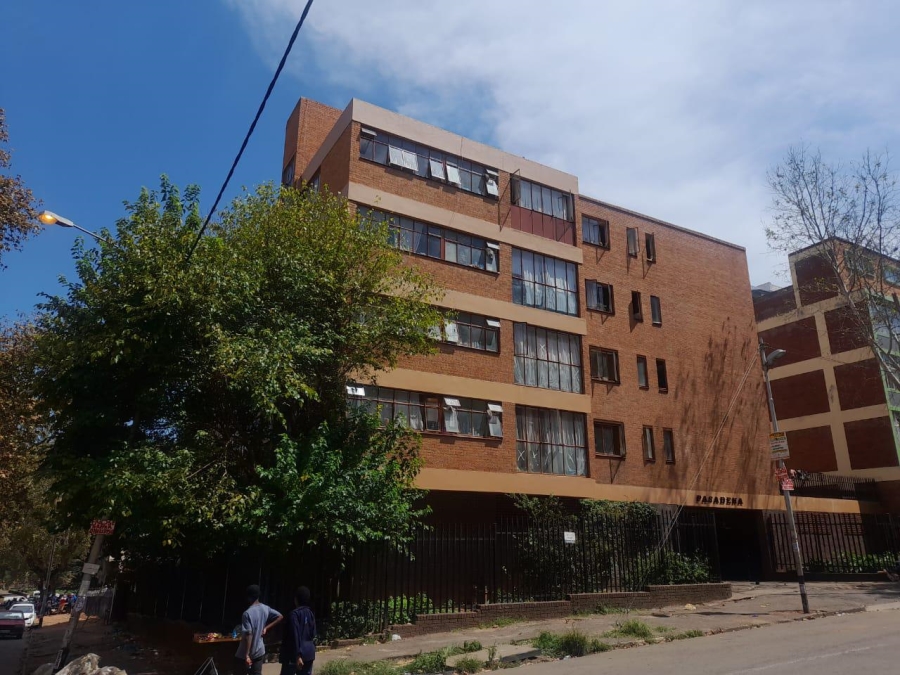 1 Bedroom Property for Sale in Yeoville Gauteng