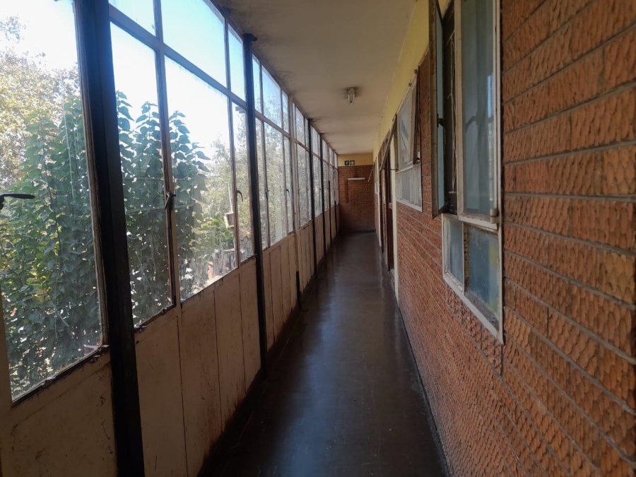 1 Bedroom Property for Sale in Yeoville Gauteng