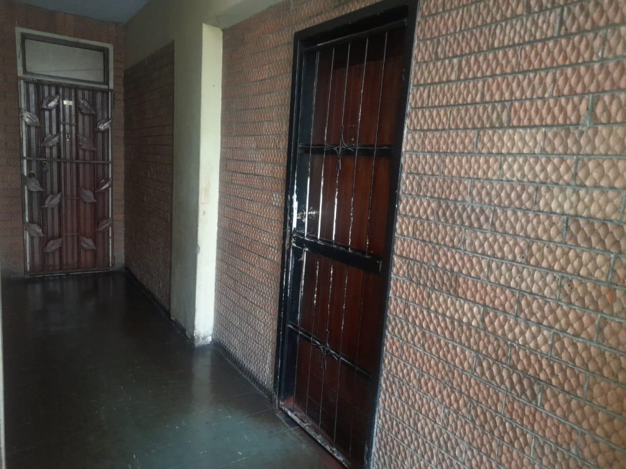 1 Bedroom Property for Sale in Yeoville Gauteng