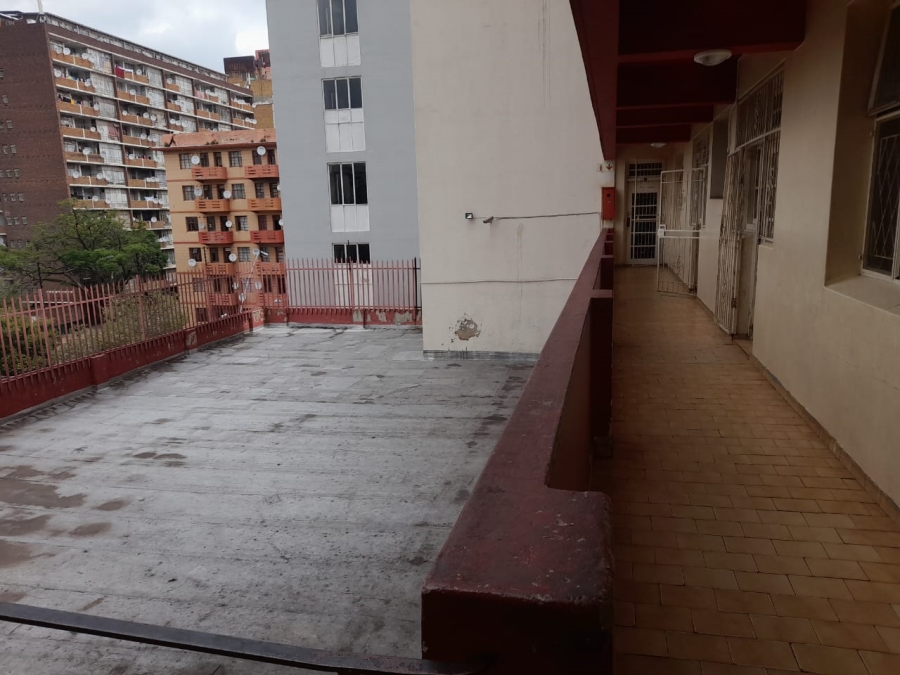 1 Bedroom Property for Sale in Hillbrow Gauteng