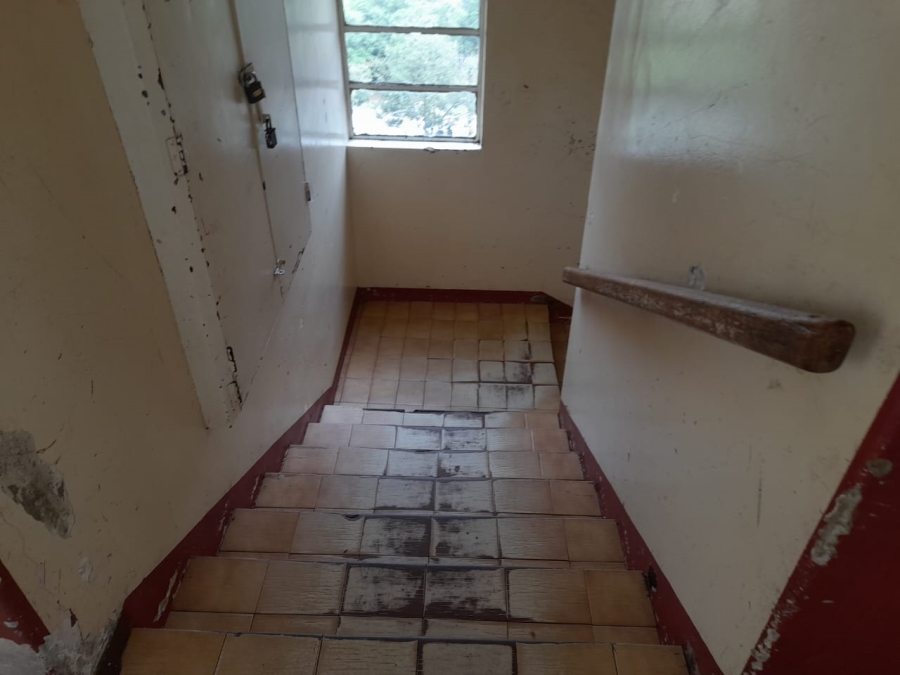 1 Bedroom Property for Sale in Hillbrow Gauteng
