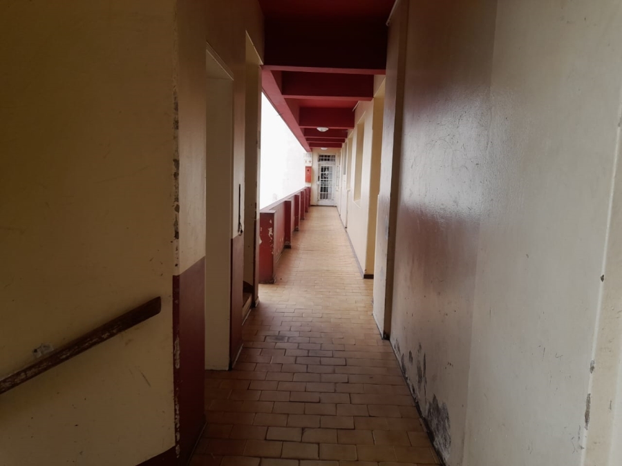 1 Bedroom Property for Sale in Hillbrow Gauteng