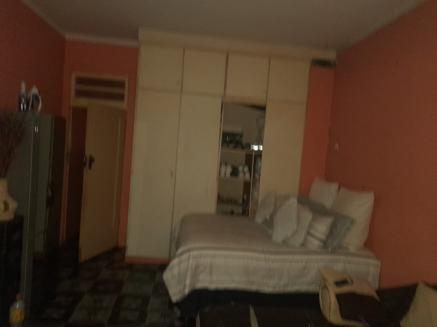 1 Bedroom Property for Sale in Hillbrow Gauteng