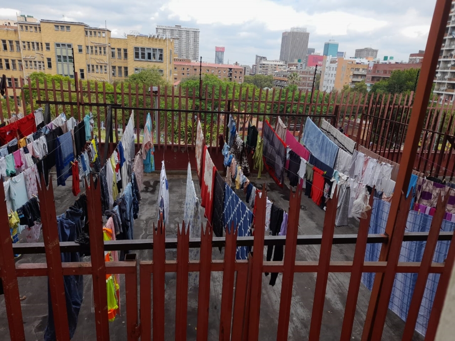 1 Bedroom Property for Sale in Hillbrow Gauteng